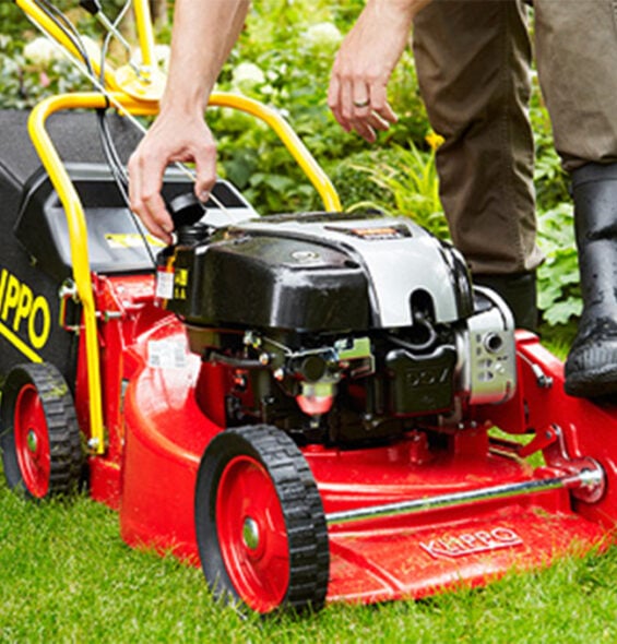 Gør plæneklipperen forårsklar med den rigtige mængde olie